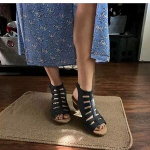 Clarks Women's Valarie Shelly Heeled Sandal Navy Nubuck